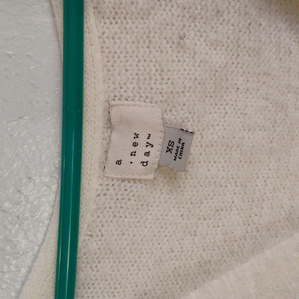 Sweater - Picture 2 of 4